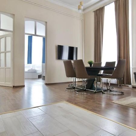Premium Apartment By Hi5-Vaci Str. 3 Bedroom Будапешт Экстерьер фото