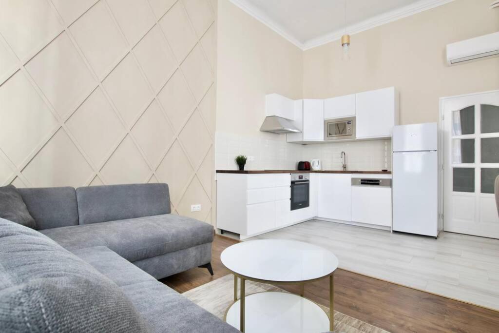 Premium Apartment By Hi5-Vaci Str. 3 Bedroom Будапешт Экстерьер фото